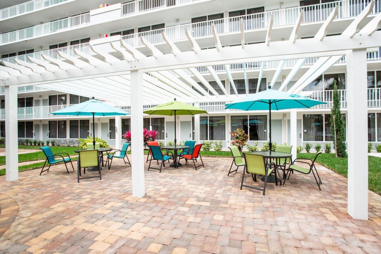 Baymont By Wyndham Celebration Hotel Кисими Екстериор снимка